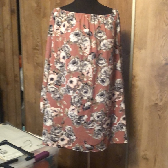 Pretty Charlotte Russe Top/Dress Size Large - Picture 2 of 10